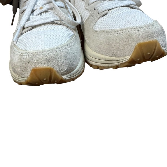 Women’s Veja Gravel White Venturi II Sneakers - Picture 5 of 10